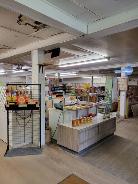 8955 Swamp Rd, Waterville, NY à vendre - Photo du bâtiment - Image 2 de 22