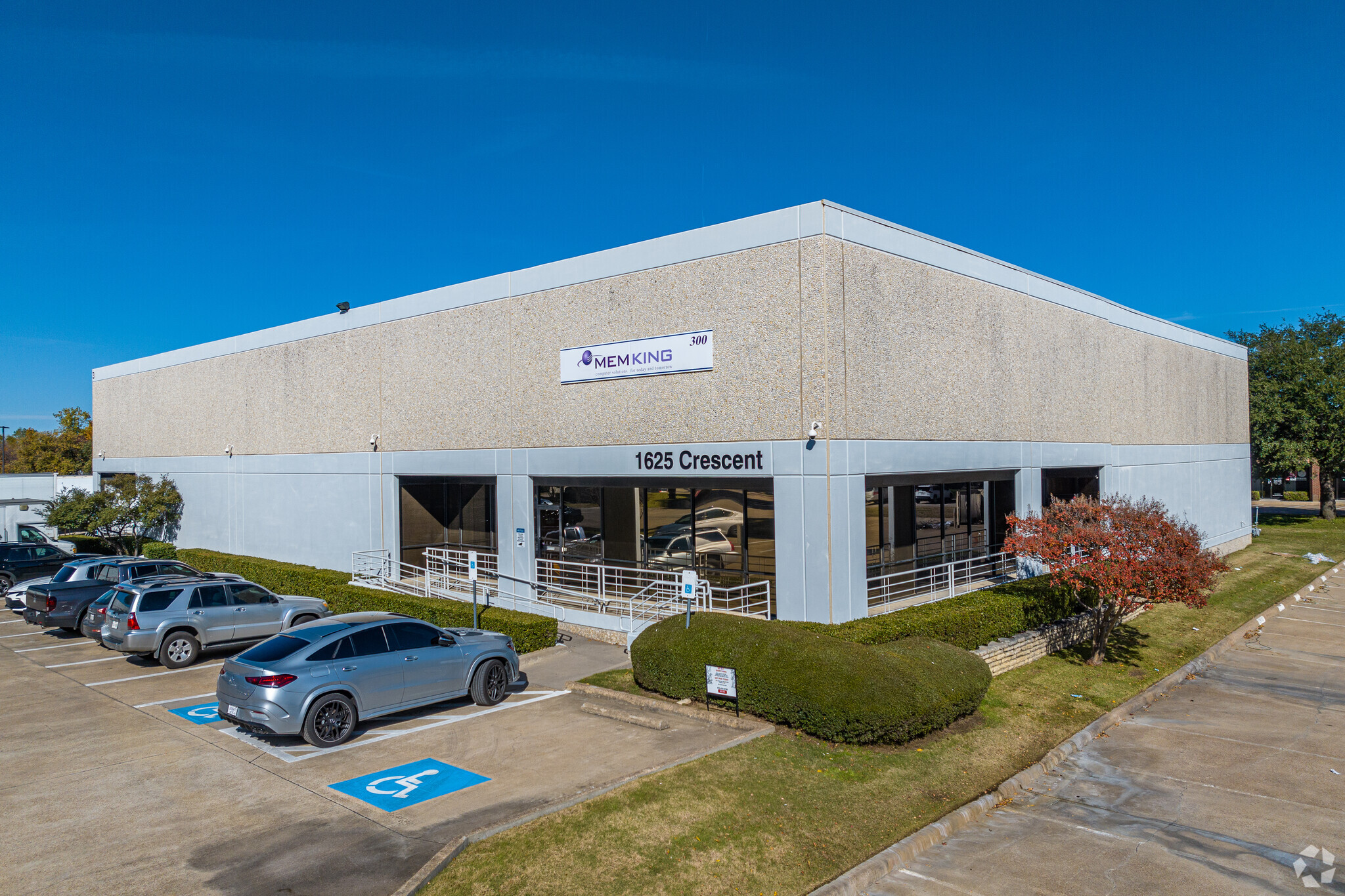 1625 Crescent Cir, Carrollton, TX for sale Building Photo- Image 1 of 1