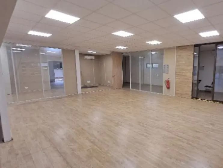 Industrial in Avignon for lease Interior Photo- Image 1 of 7