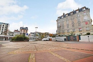 More details for 34 Place Henri Neveu, Colombes - Retail for Sale