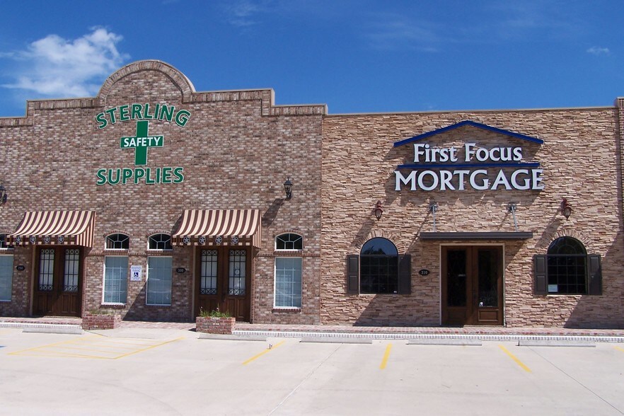 11133 I-45, Conroe, TX à louer - Photo du bâtiment - Image 2 de 14