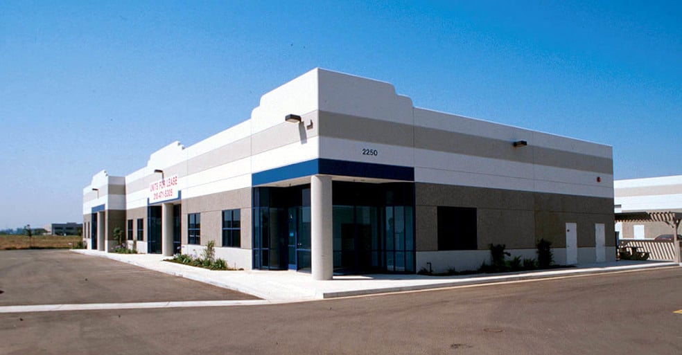 2250 Celsius Ave, Oxnard, CA for lease - Building Photo - Image 2 of 4