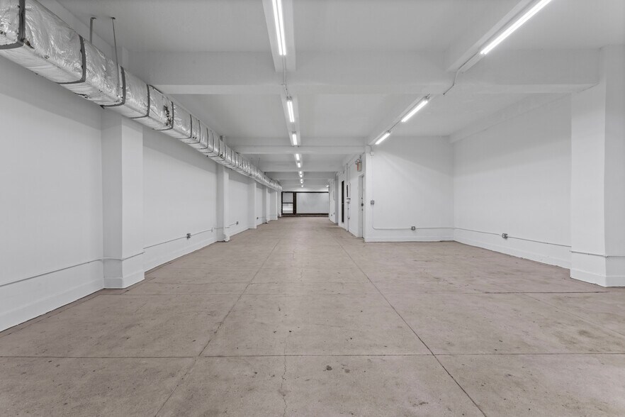 218 W 37th St, New York, NY à louer - Photo intérieure - Image 3 de 4