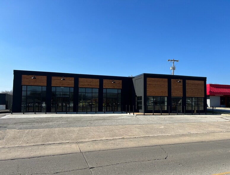 807 N Commerce St, Ardmore, OK à louer - Photo du bâtiment - Image 2 de 4