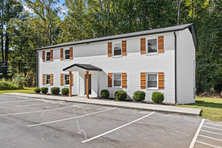 110-118 Greenforest Cir, Liberty, SC à vendre - Photo du bâtiment - Image 3 de 46