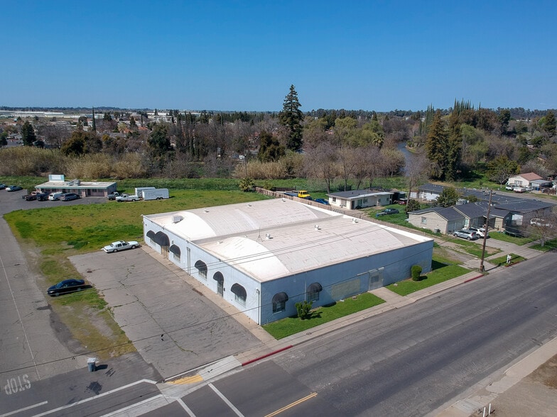 1505-1507 W 18th St, Merced, CA for sale - Building Photo - Image 2 of 4