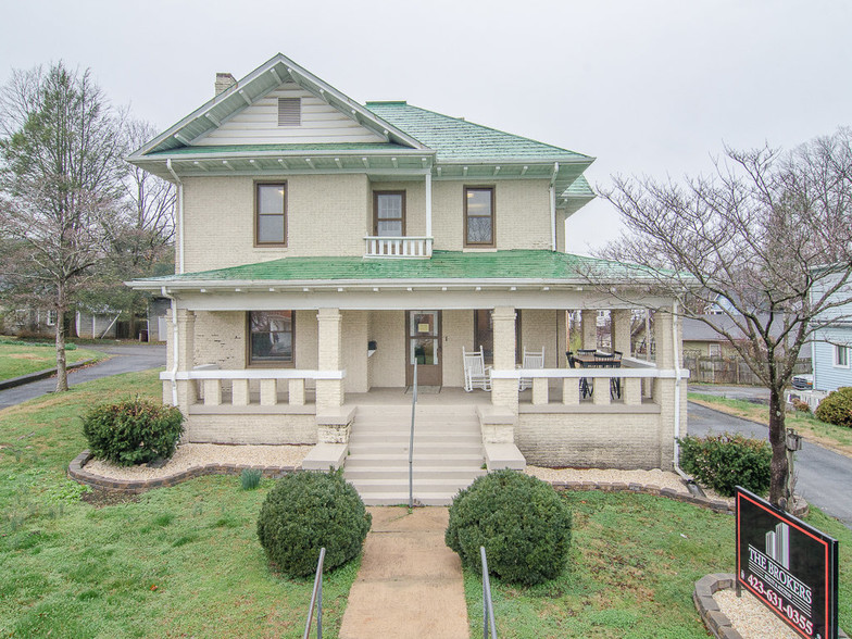 121 E Unaka Ave, Johnson City, TN à vendre - Autre - Image 1 de 1