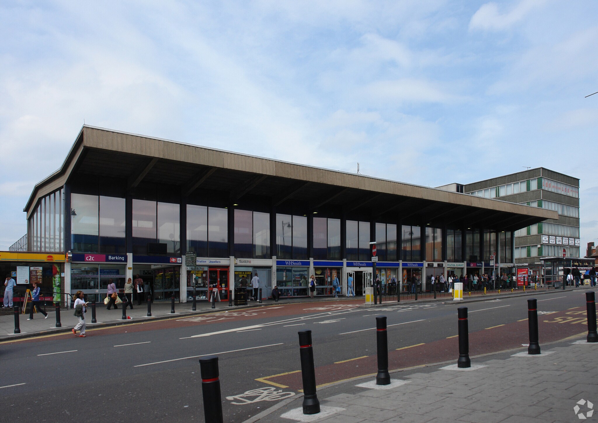 Station Para, Barking à louer Photo principale- Image 1 de 3
