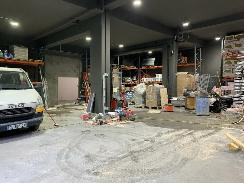 Flex dans Villeurbanne à louer - Photo du bâtiment - Image 3 de 9