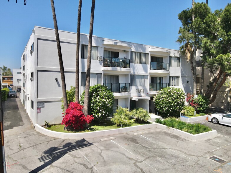 11911 Weddington St, Valley Village, CA for sale - Building Photo - Image 2 of 10
