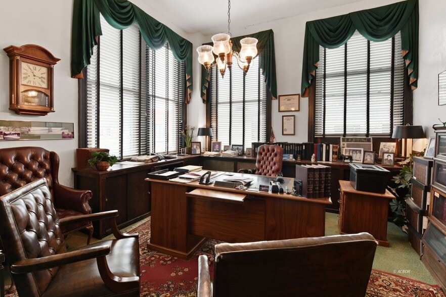 8 N Court St, Athens, OH à vendre - Photo intérieure - Image 3 de 4