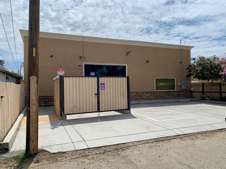 707 Bridge St, Visalia, CA for sale - Building Photo - Image 2 of 3
