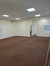 3036-3040 E Tremont Ave, Bronx, NY for lease Interior Photo- Image 1 of 7