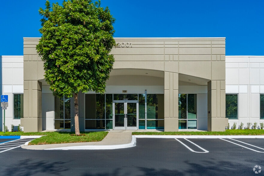 2001 NW 64th St, Fort Lauderdale, FL for lease - Building Photo - Image 2 of 6