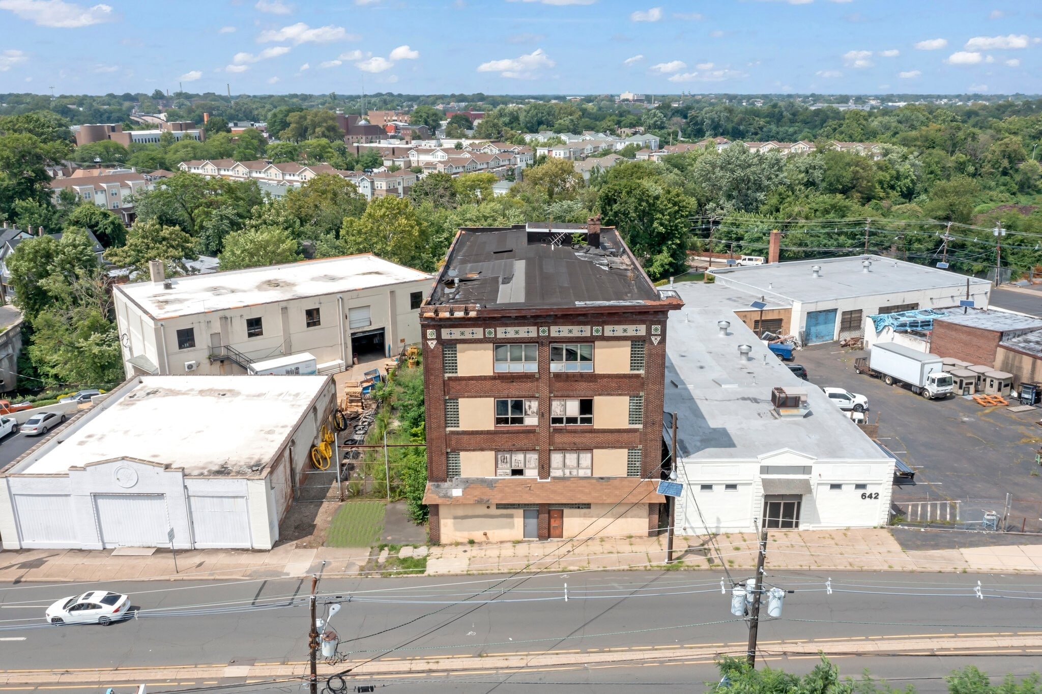 636 E State St, Trenton, NJ à louer Photo du bâtiment- Image 1 de 15