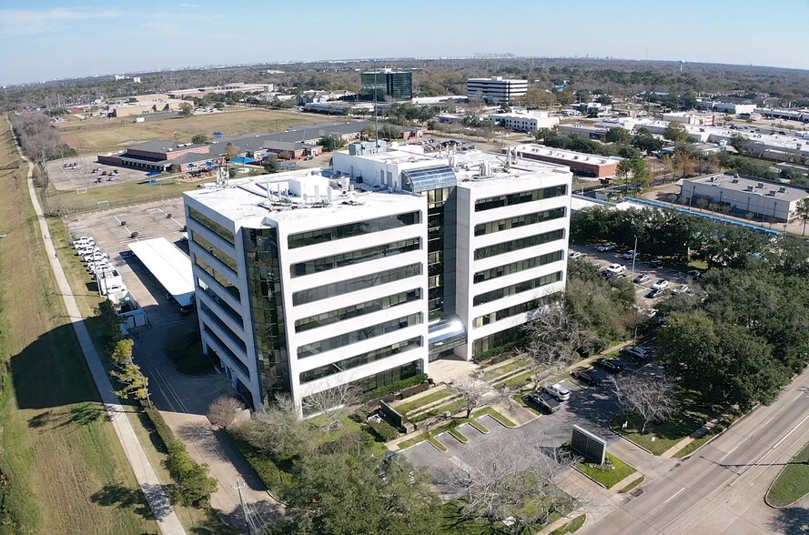 16055 Space Center Blvd, Houston, TX à louer - Photo du bâtiment - Image 3 de 20