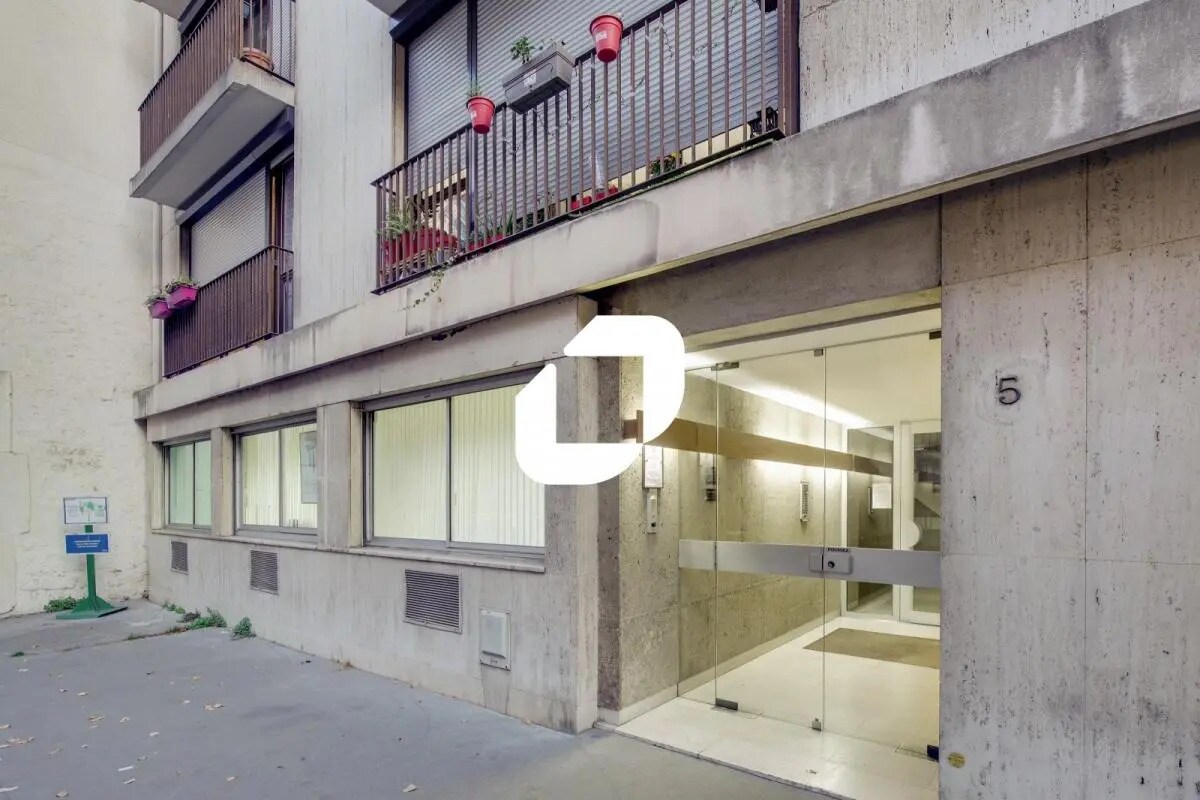 Office in Paris for sale Building Photo- Image 1 of 13