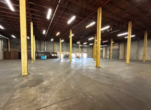 2030 N Columbia Blvd, Portland, OR for lease Interior Photo- Image 1 of 2