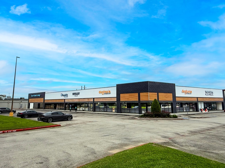 7136-7157 Atascocita Rd, Humble, TX for lease - Building Photo - Image 2 of 6