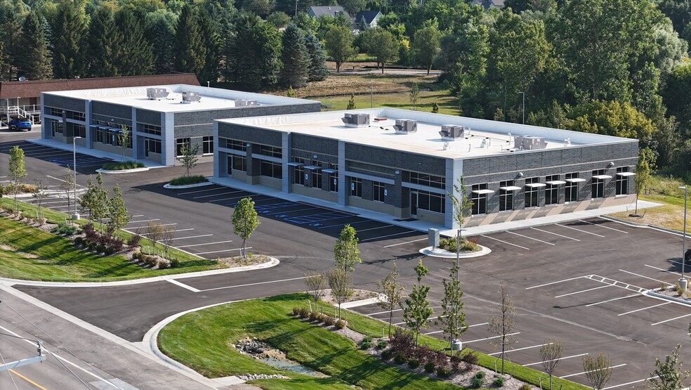 26800 Pontiac Trl, South Lyon, MI for lease - Building Photo - Image 3 of 4