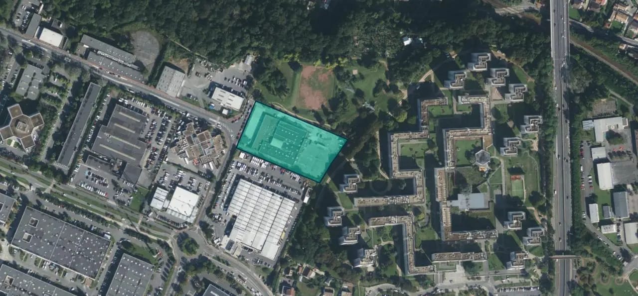 Flex in Osny for sale Aerial- Image 1 of 9