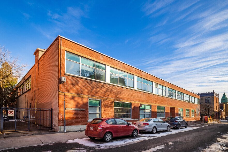 225 Rue Roy E, Montréal, QC for lease - Building Photo - Image 3 of 6