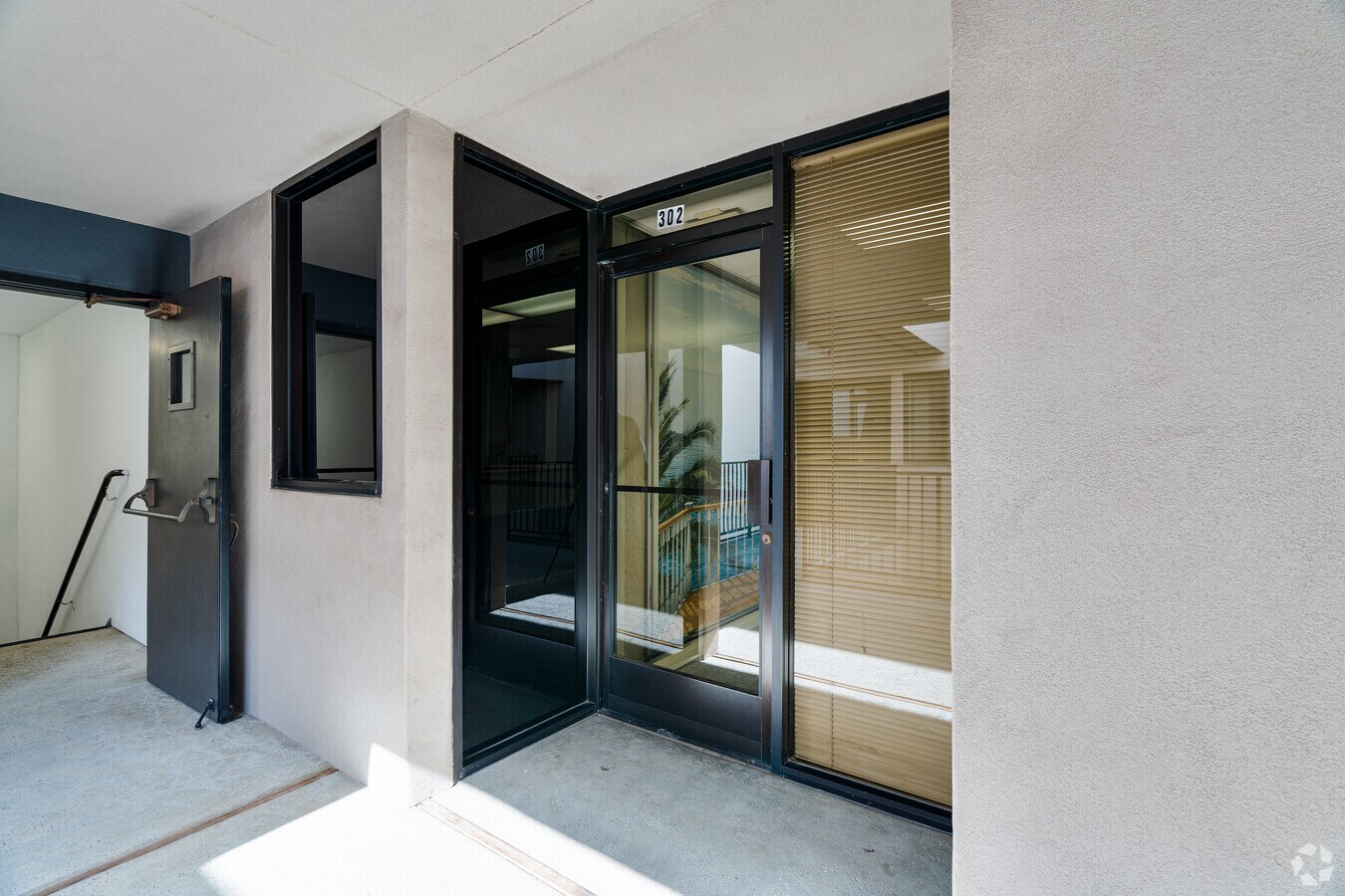 3550 Q St, Bakersfield, CA 93301 - Unit 302 - - Interior Photo - Image 1 of 9