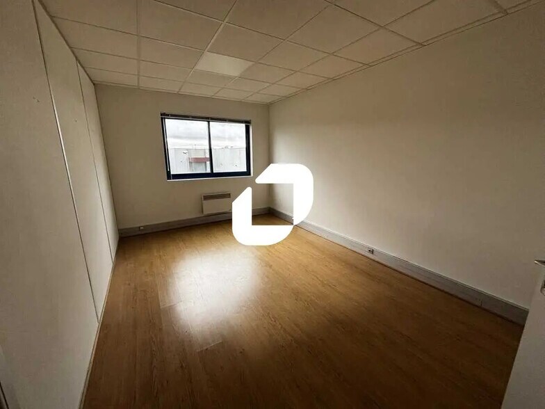 Bureau dans Lisses à louer - Photo intérieure - Image 2 de 11