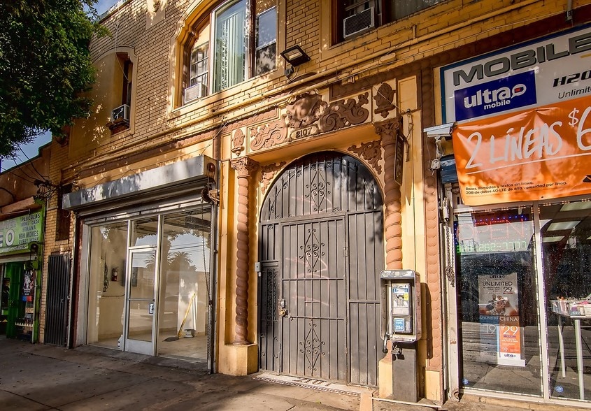 2105-2107 E Cesar E Chavez Ave, Los Angeles, CA for sale - Building Photo - Image 2 of 17