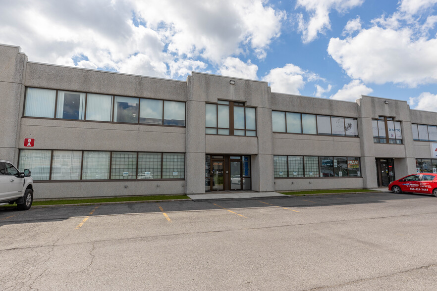 205 Rue Joseph-Carrier, Vaudreuil-dorion, QC for lease - Primary Photo - Image 1 of 1