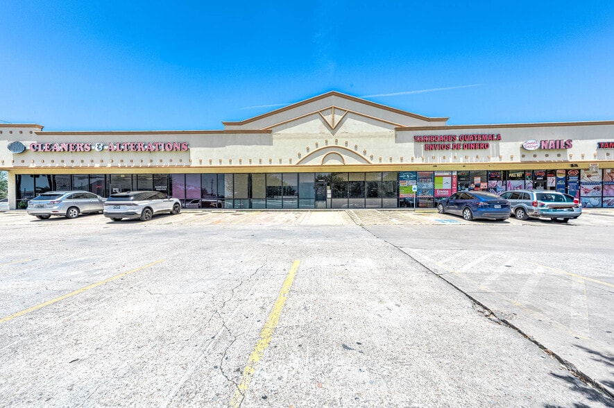8530 S Braeswood Blvd, Houston, TX for lease - Building Photo - Image 2 of 50