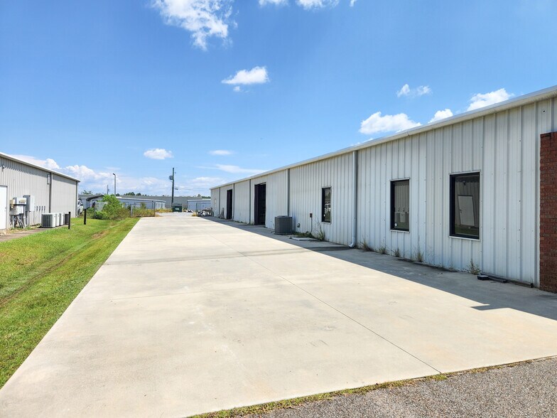 5705 Rabbit Creek Dr, Theodore, AL à vendre - Photo du bâtiment - Image 2 de 16