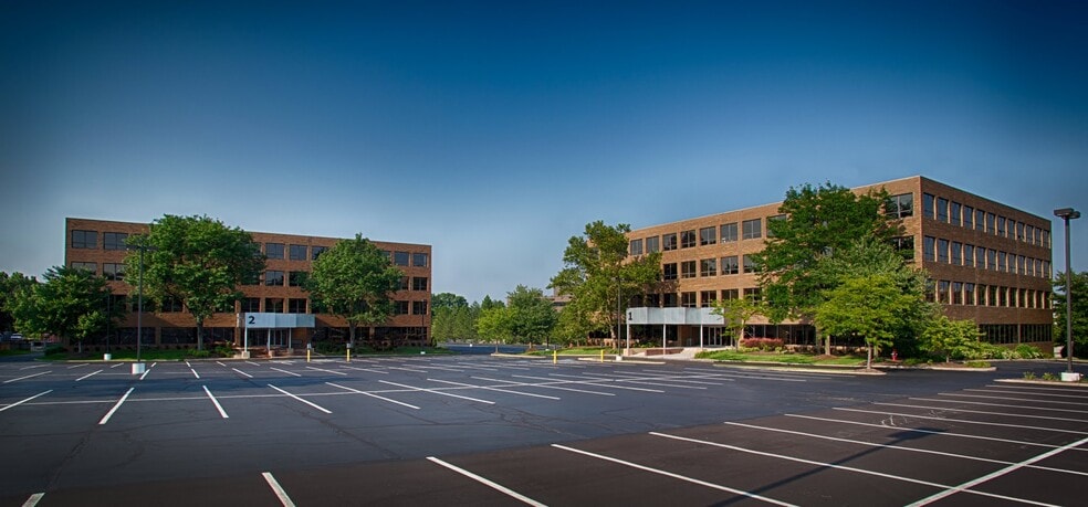 Cash Cow: 9% CAP Investment portfolio of 2 properties for sale on LoopNet.ca - Building Photo - Image 3 of 28