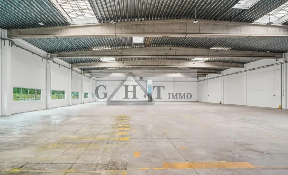 Industrial in Chilly-Mazarin for lease - Interior Photo - Image 2 of 7