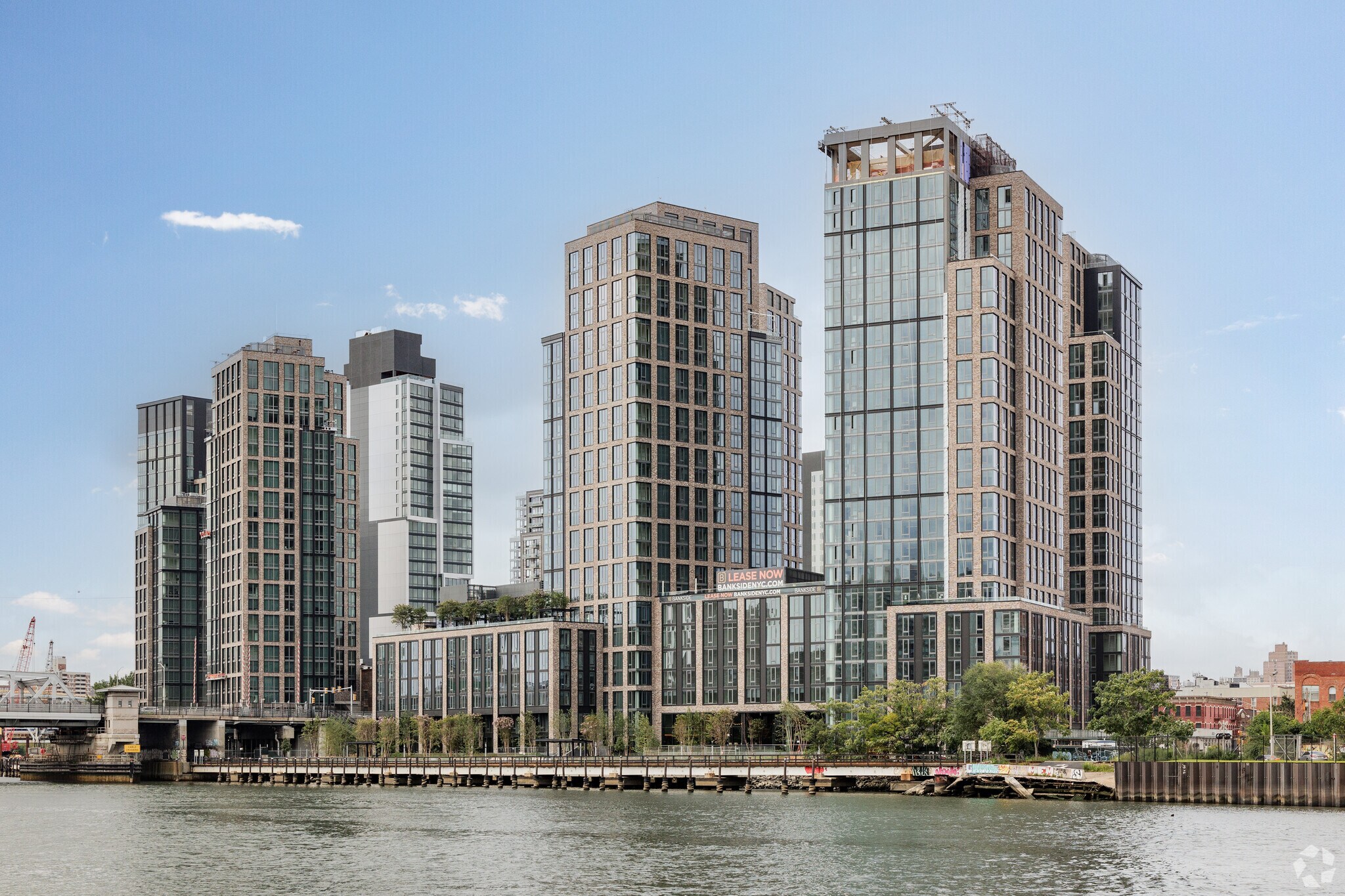 101 Lincoln Ave, Bronx, NY à louer Photo du bâtiment- Image 1 de 4