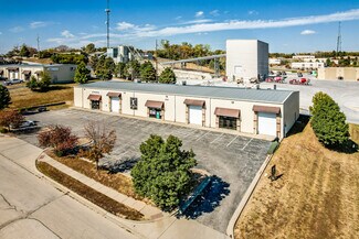 Plus de détails pour 2104 Kara Ct, Liberty, MO - Local d'activités à louer