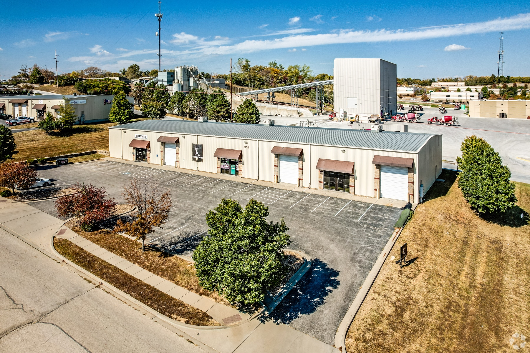 2104 Kara Ct, Liberty, MO for lease Primary Photo- Image 1 of 6