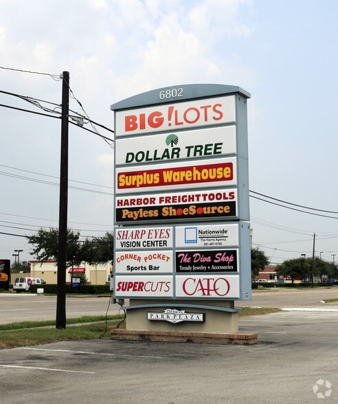 6870 Spencer Hwy, Pasadena, TX for lease - Building Photo - Image 2 of 7