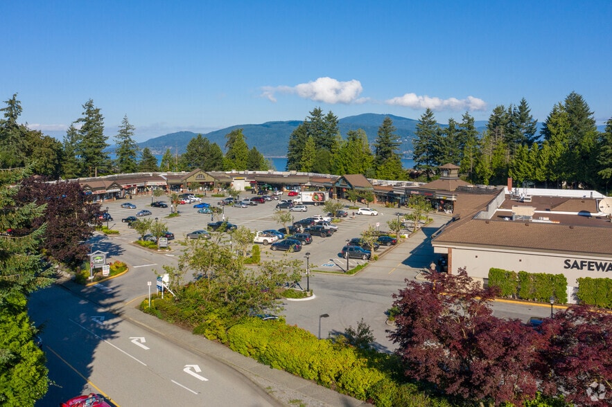 5303-5385 Headland Dr, West Vancouver, BC for lease - Building Photo - Image 2 of 3