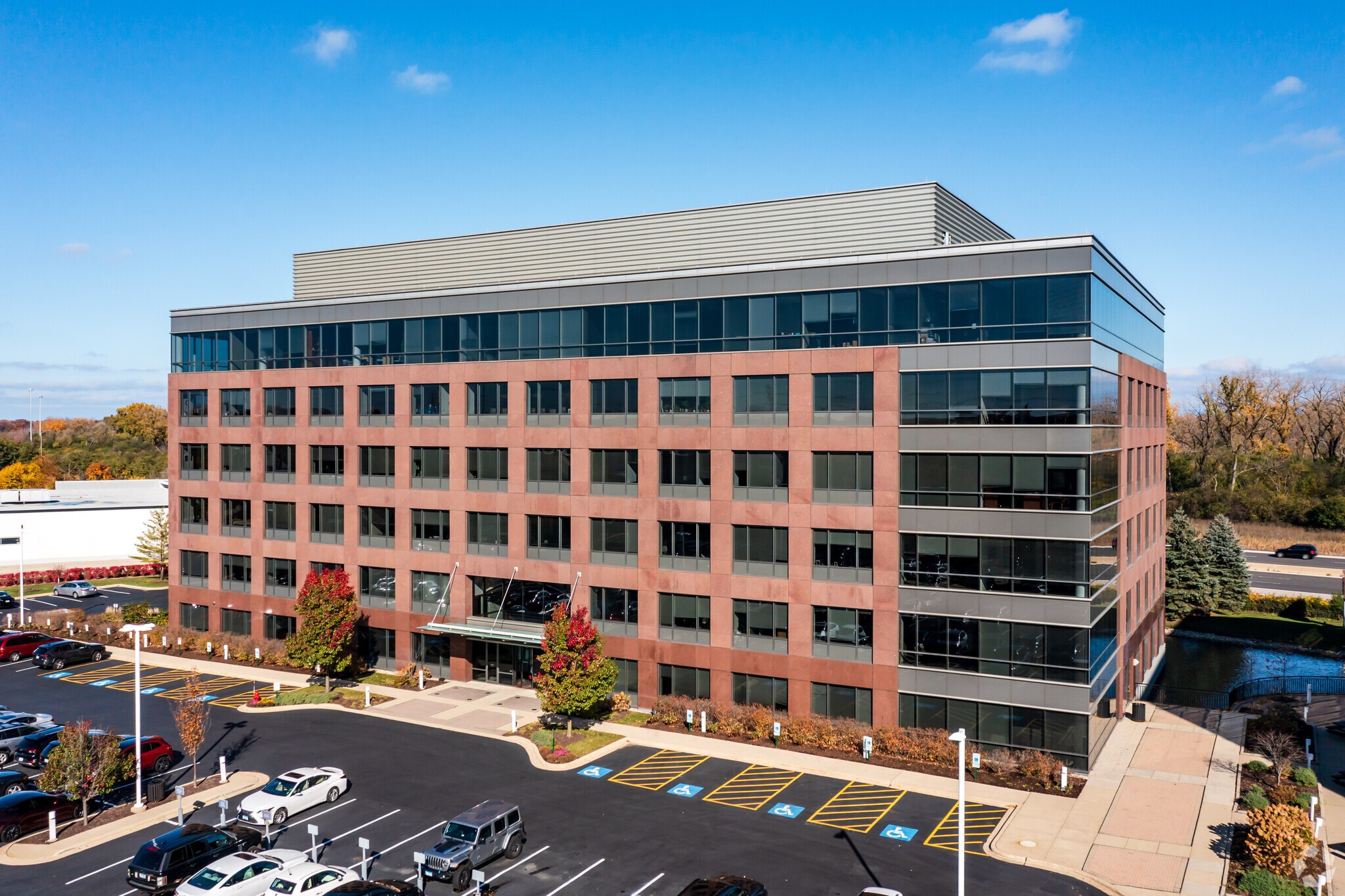1033 Skokie Blvd, Northbrook, IL for lease Primary Photo- Image 1 of 16
