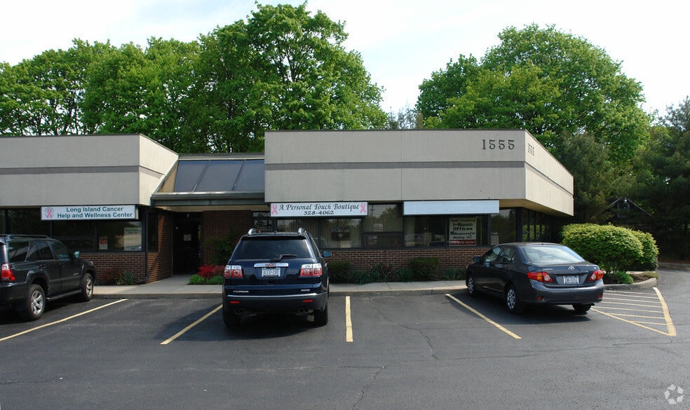 1555 Sunrise Hwy, Bay Shore, NY for lease - Building Photo - Image 2 of 8