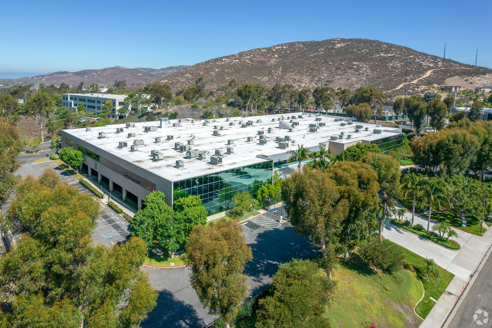 16868 Via del Campo Ct, San Diego, CA à louer Photo principale- Image 1 de 5