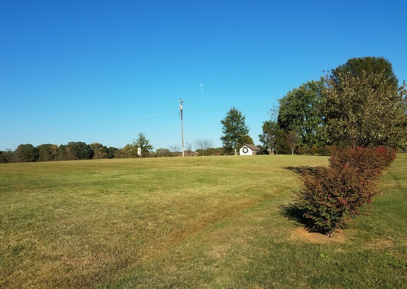 3107 NC Hwy 150 East, Greensboro, NC à vendre - Photo du bâtiment - Image 2 de 3