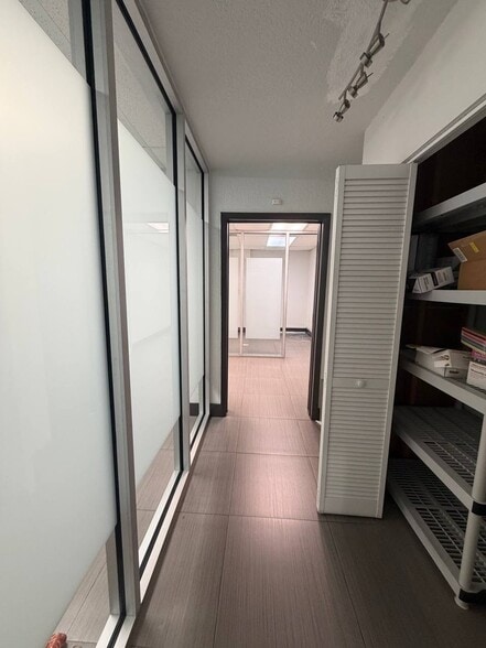 10850 NW 27th St, Doral, FL for sale - Building Photo - Image 2 of 23