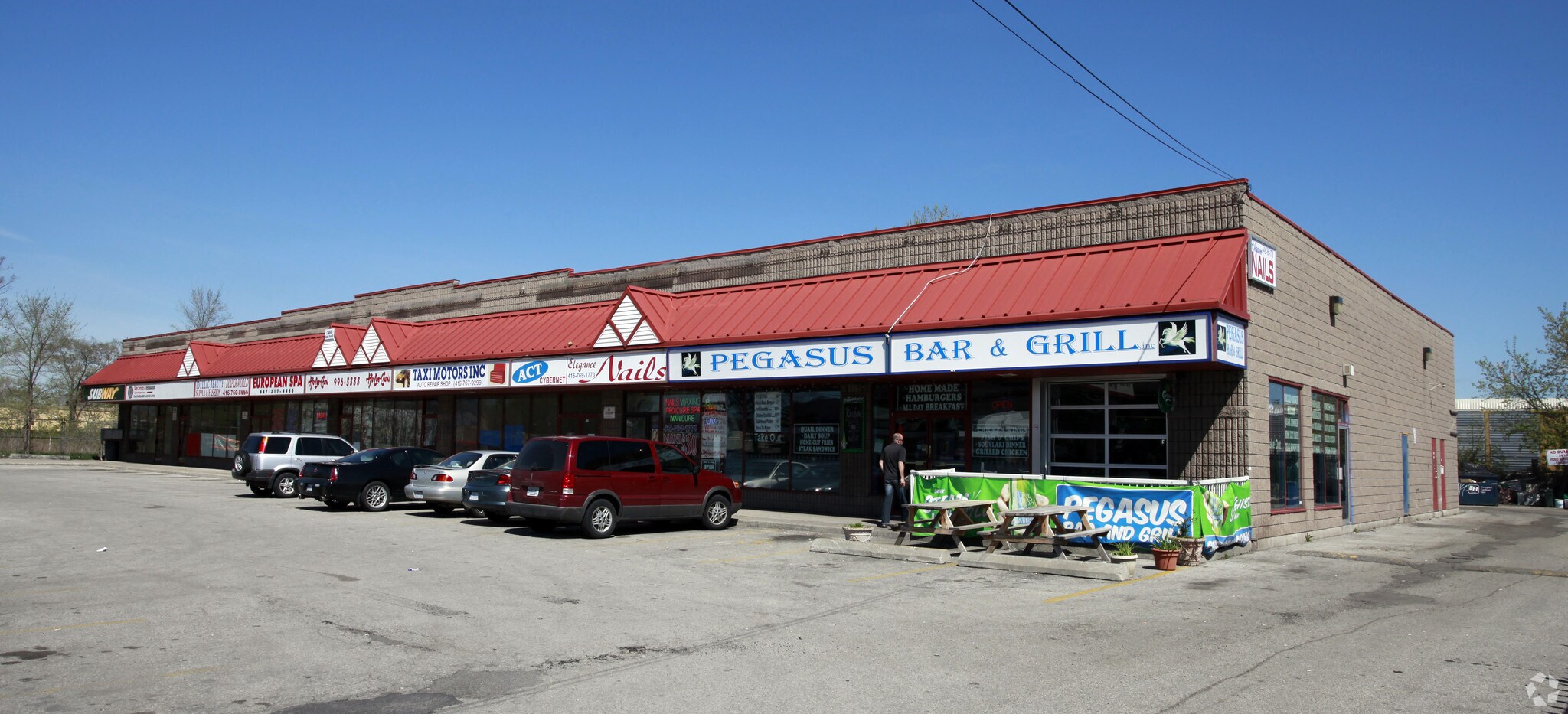 3466 Dundas St, Toronto, ON à vendre Photo principale- Image 1 de 1