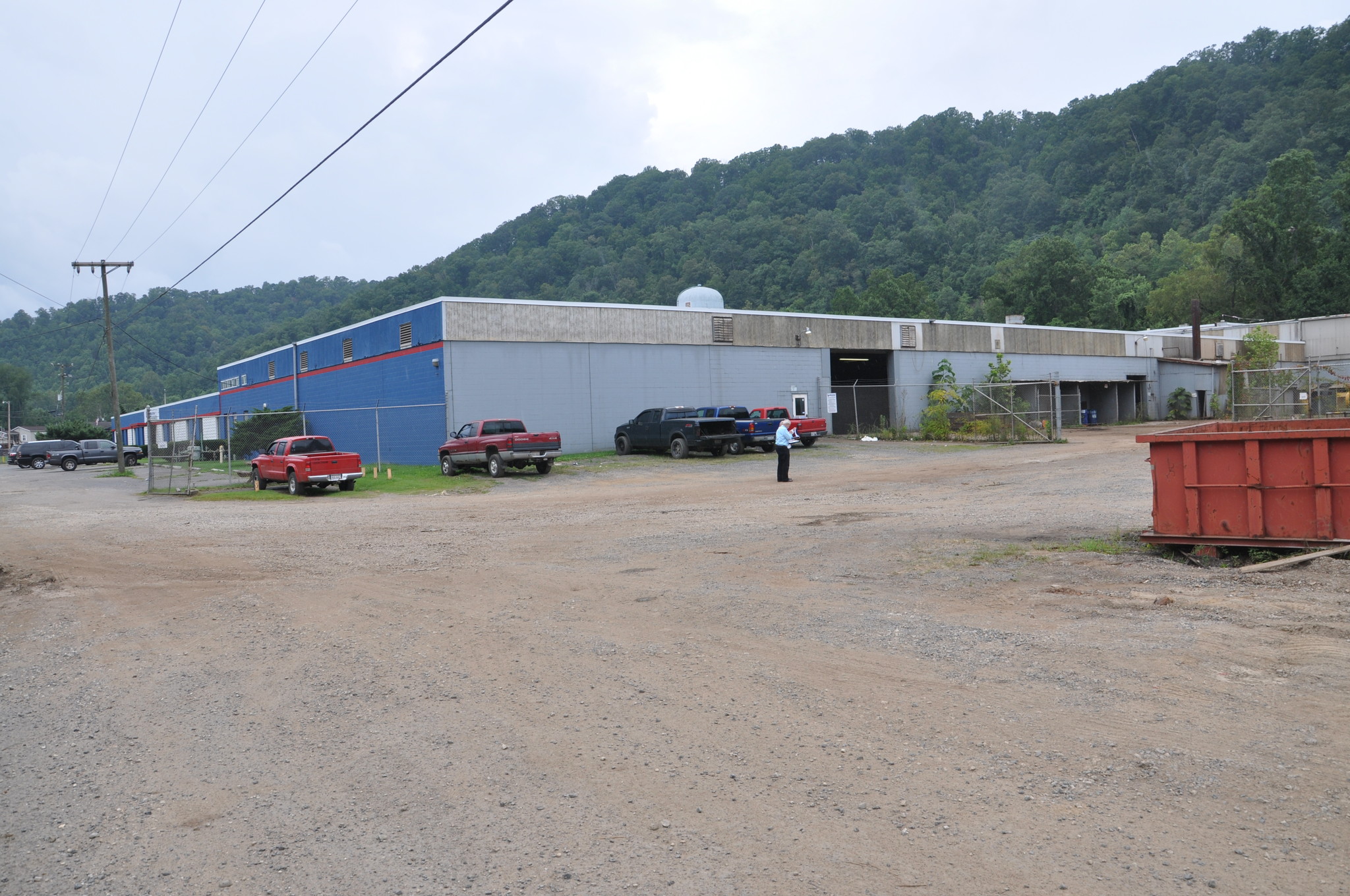 2871 Thunder Rd, Chapmanville, WV à vendre Photo du bâtiment- Image 1 de 1