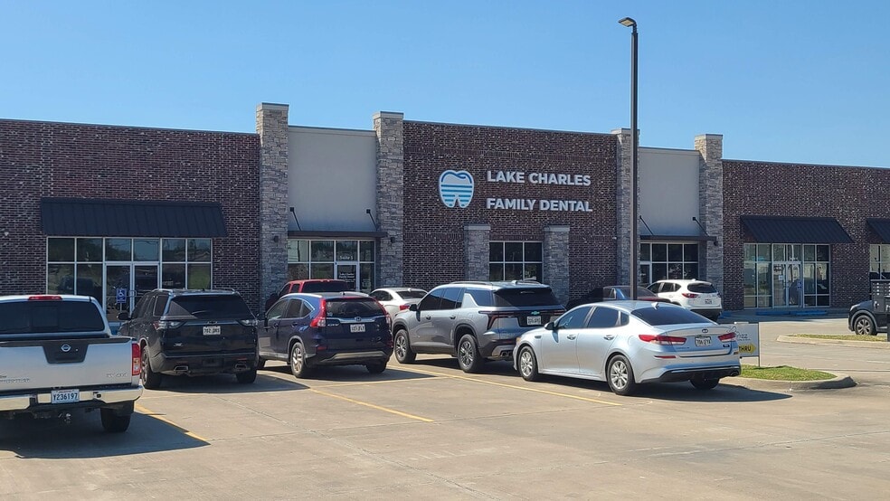 1530 McNeese St, Lake Charles, LA à louer - Photo du bâtiment - Image 2 de 9