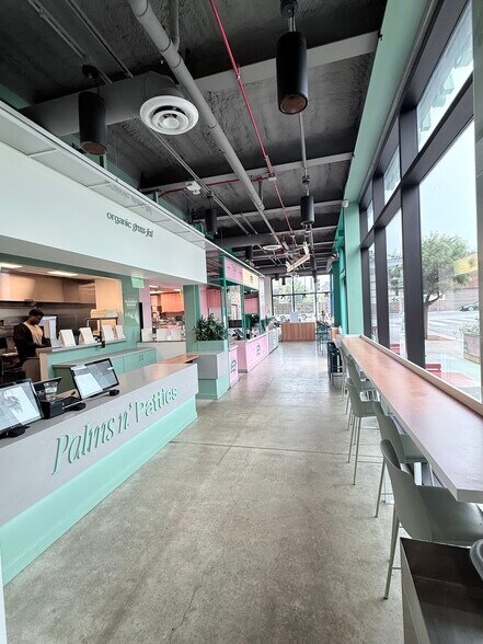 3032 Wilshire Blvd, Santa Monica, CA à louer - Photo du bâtiment - Image 3 de 17