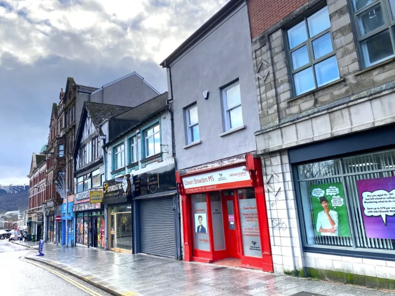 110 High St, Merthyr Tydfil à louer Photo principale- Image 1 de 2
