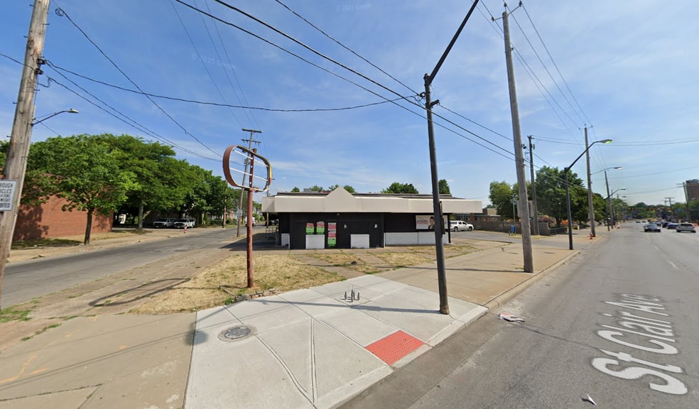 10305 Saint Clair Ave, Cleveland, OH à louer - Photo du bâtiment - Image 1 de 7